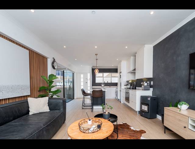 1 BEDROOM APARTMENT FOR SALE IN GREEN POINT